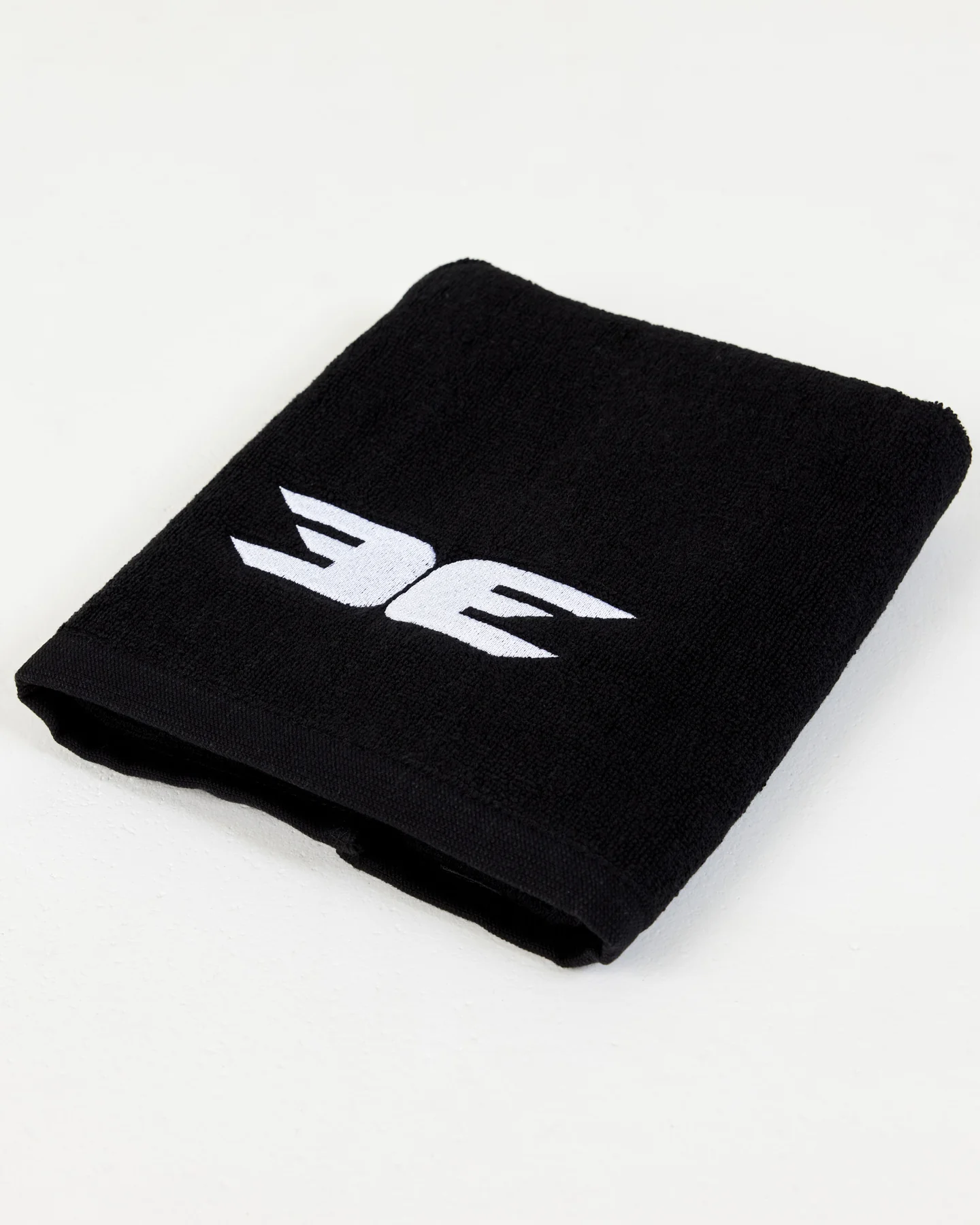EE Gym Towel - Black - Image 4
