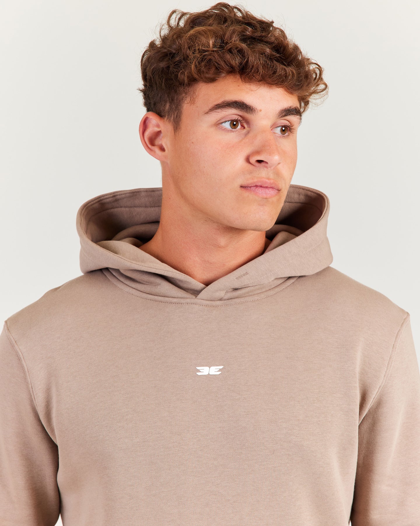 Omni Men's Hoodie - Toasted Cashew - Image 4