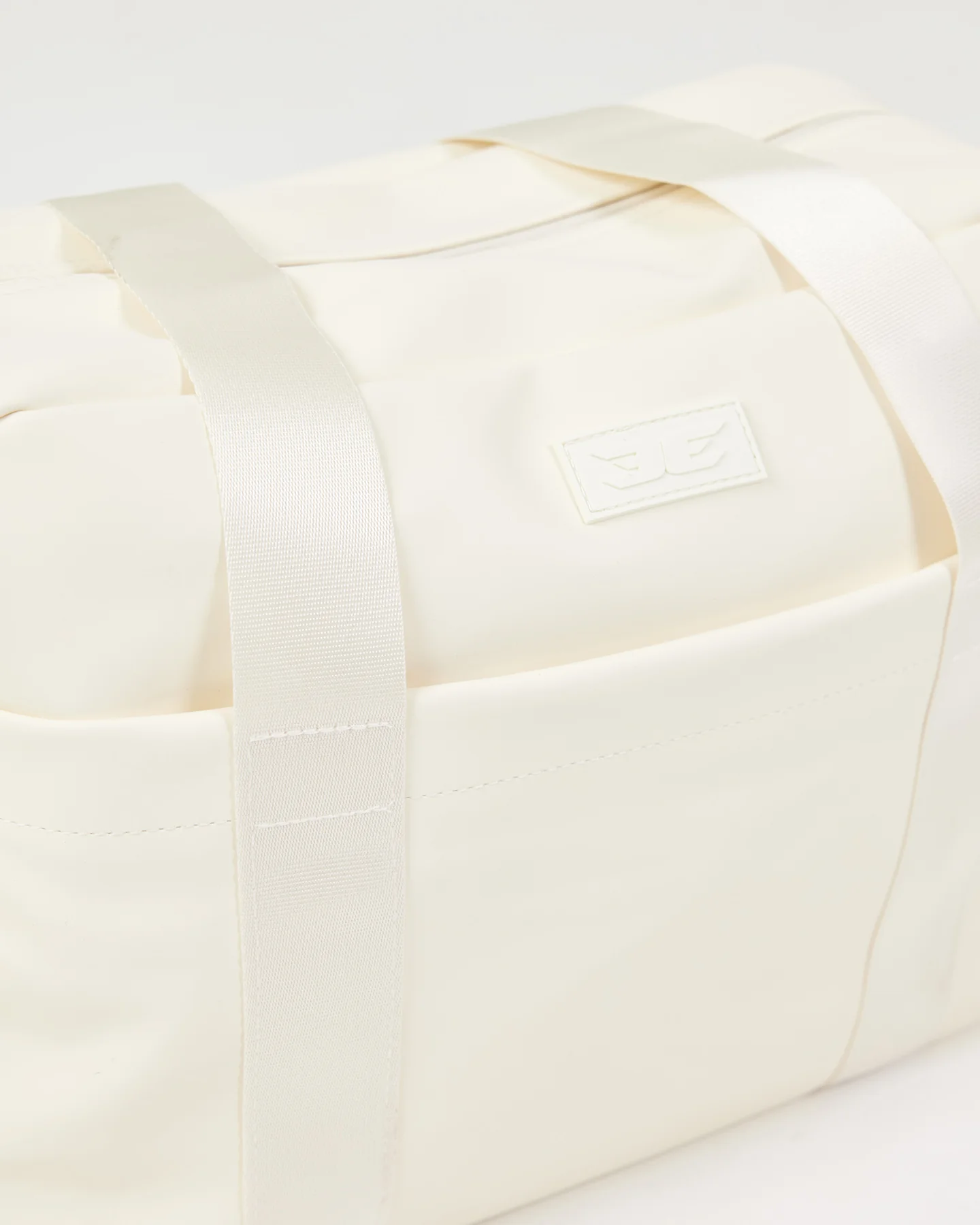 Regular Essentials Bag - Vanilla Latte - Image 4